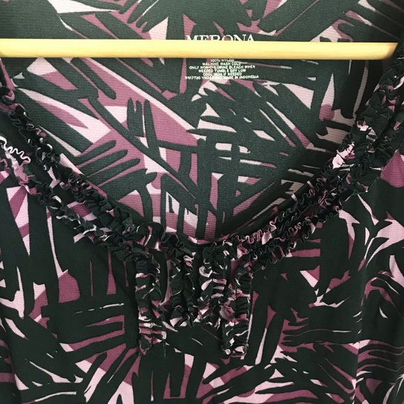 3/$25 🌷 Merona Purple Short Sleeve Blouse - Picture 3 of 6